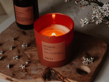 Load image into Gallery viewer, SoHum Wood Wick Candle