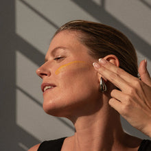 Load image into Gallery viewer, Restore - Advanced Treatment Serum with 0.1% Retinal + 5% Niacinamide